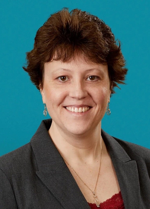 stacie+singleton+headshot 1.2x